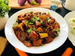 Read more about the article Flavorful Brinjal and Dry Fish Curry: A Delightful Combination of Richness and Spice!